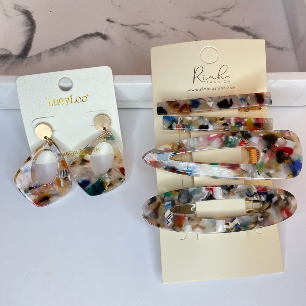 J. ELISE BOUTIQUE NEW ACRYLIC RESIN DROP EARRINGS